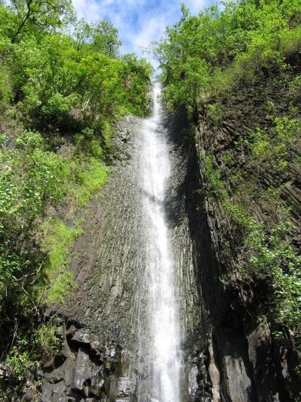 Afareaitu Waterfalls