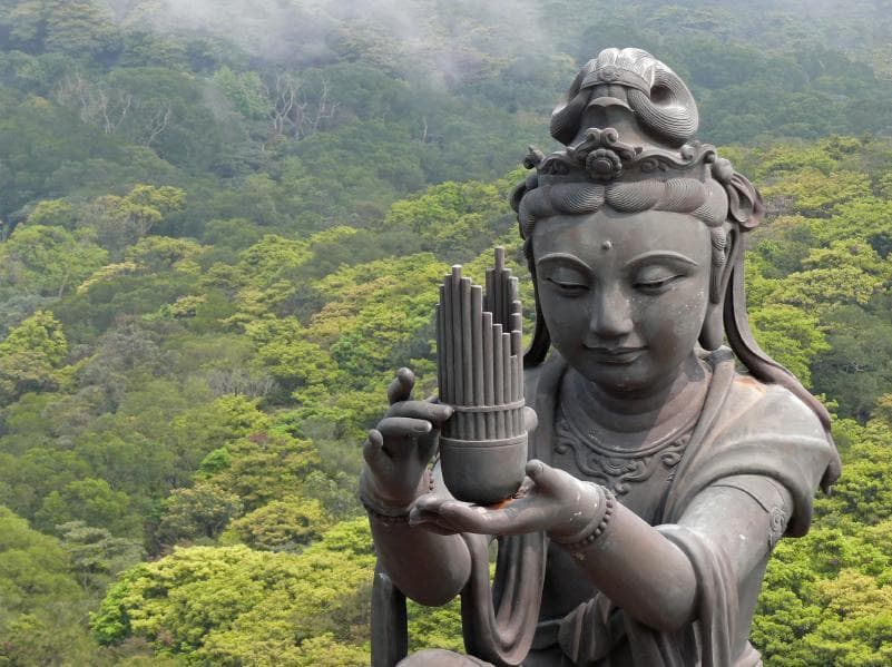 Po Lin (Precious Lotus) Monastery