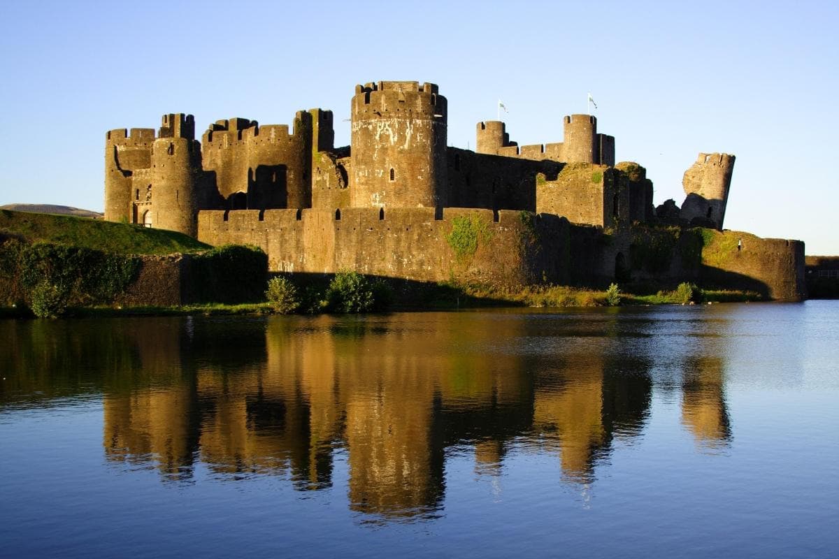 Caerphilly Castle (Castell Caerffili)