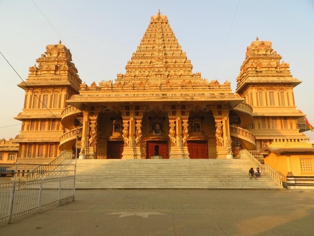 Chhatarpur Temple (Chhatarpur Mandir)