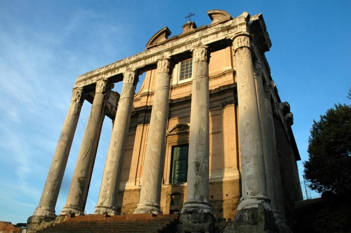 Temple of Caesar (Tempio di Cesare)