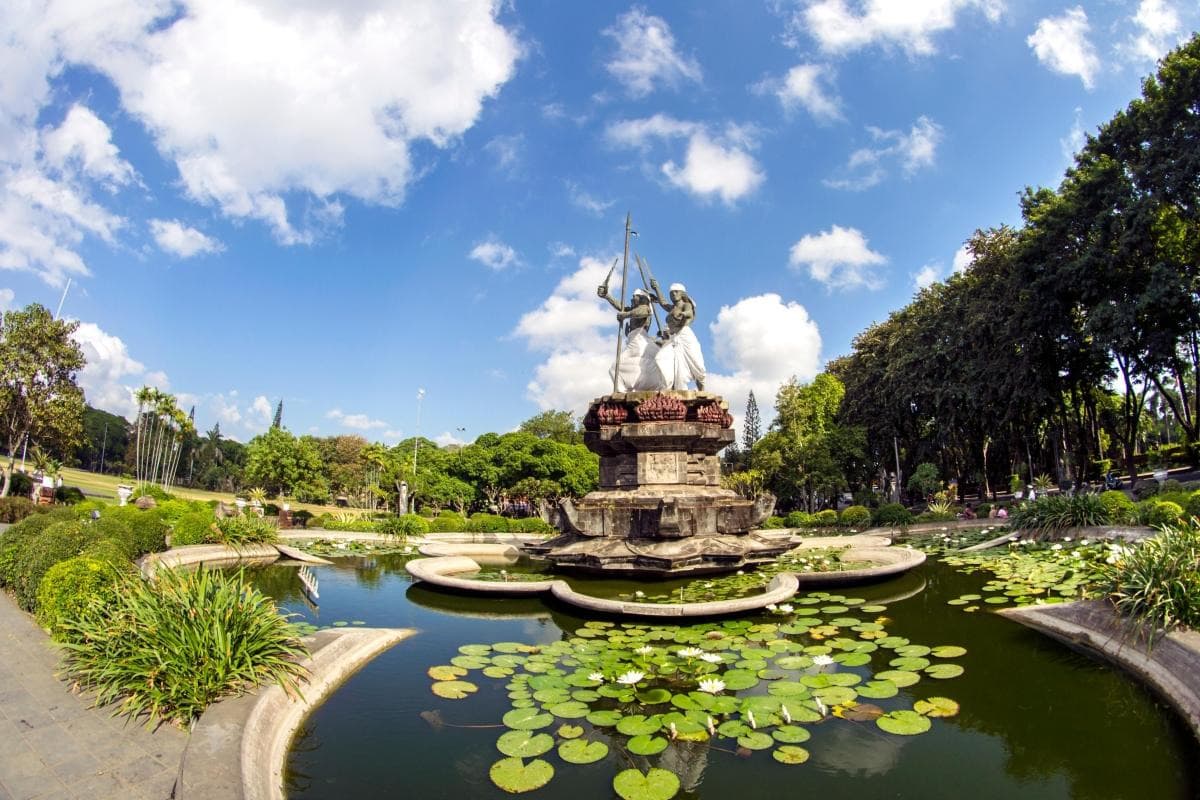 Puputan Square (Lapangan Puputan Badung)