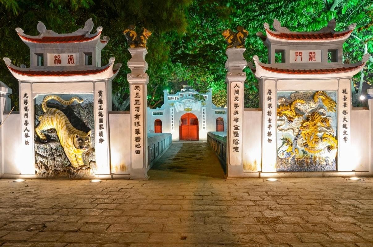 Temple of the Jade Mountain (Ngoc Son Temple)