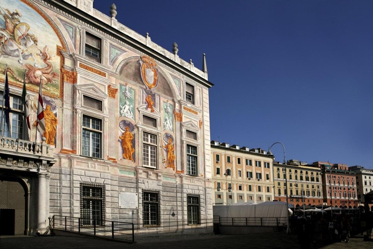 Piazza Caricamento