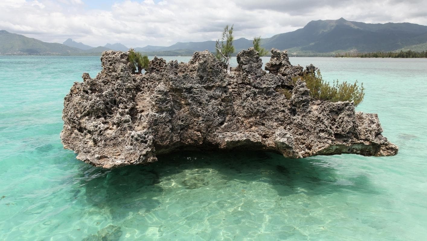 Bénitiers Island (Île aux Bénitiers)