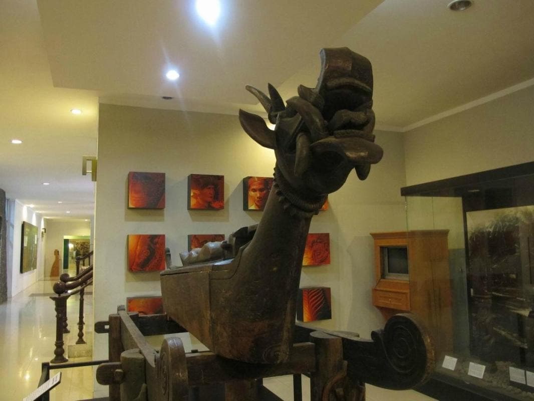 Museum Gedung Arca (Archaeological Museum)