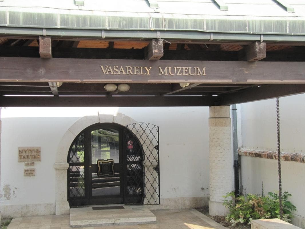 Vasarely Museum (Vasarely Múzeum)