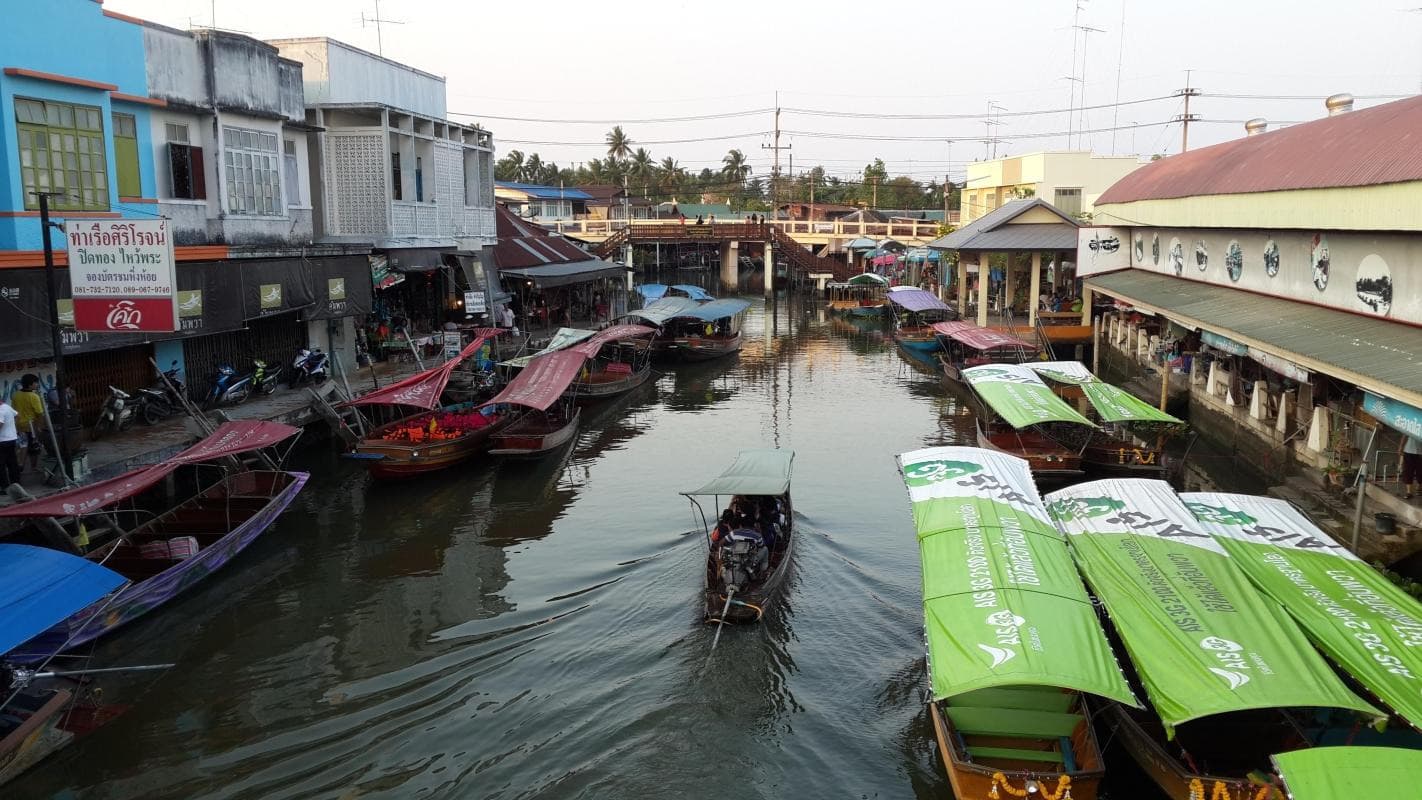 Amphawa Floating Market
