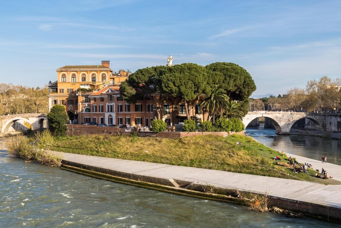 Tiber Island (Isola Tiberina)