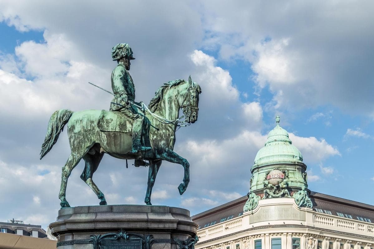 Heroes’ Square (Heldenplatz)