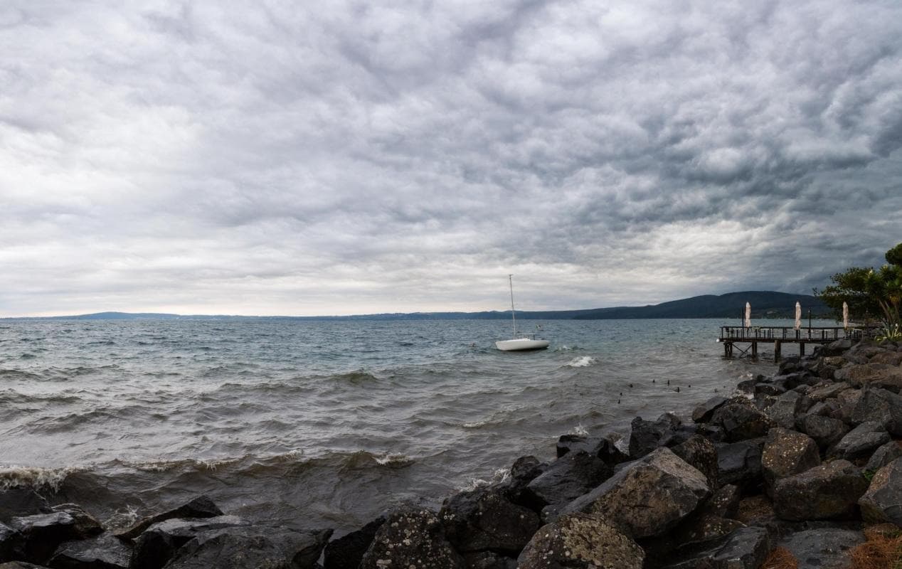 Lake Bracciano (Lago di Bracciano)