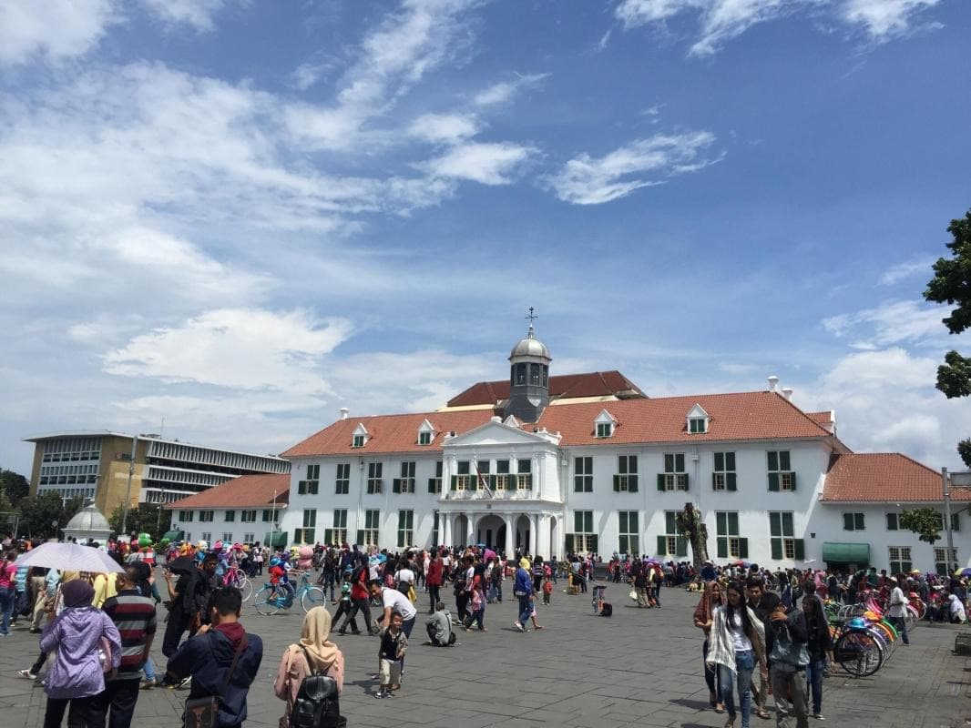 Fatahillah Square (Taman Fatahillah)