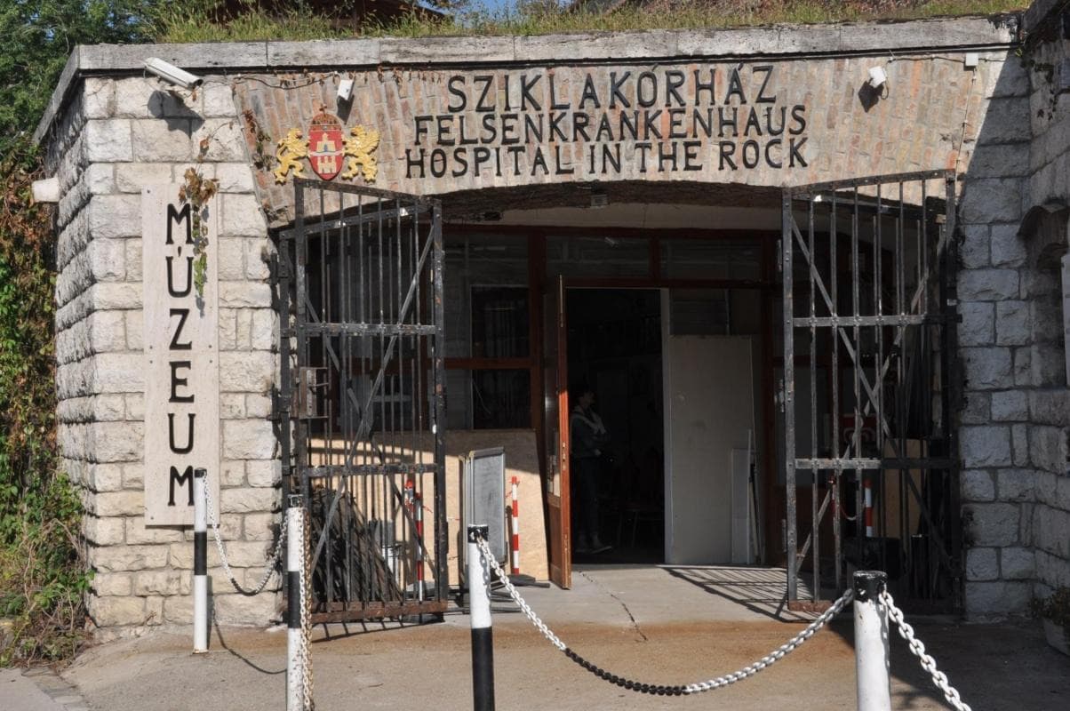 Hospital in the Rock Nuclear Bunker Museum (Sziklakórház Atombunker Múzeum)