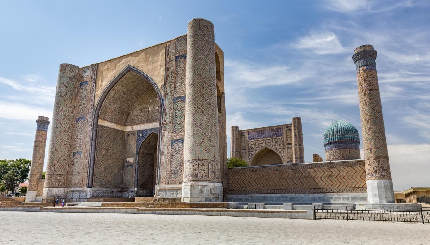 Bibi-Khanym Mosque (Bibi Khanum Mosque)