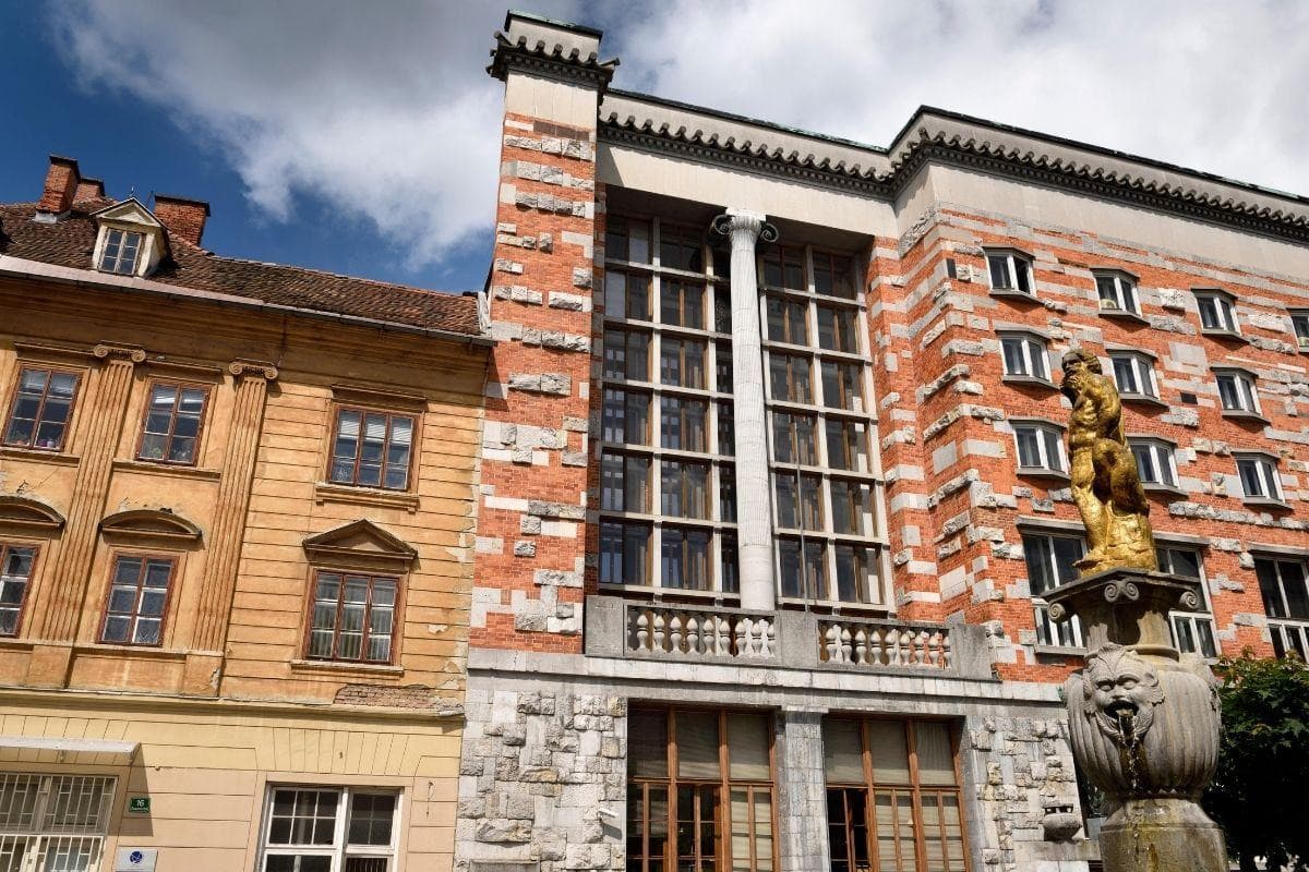 National and University Library of Slovenia (Narodna in Univerzitetna Knjiznica)