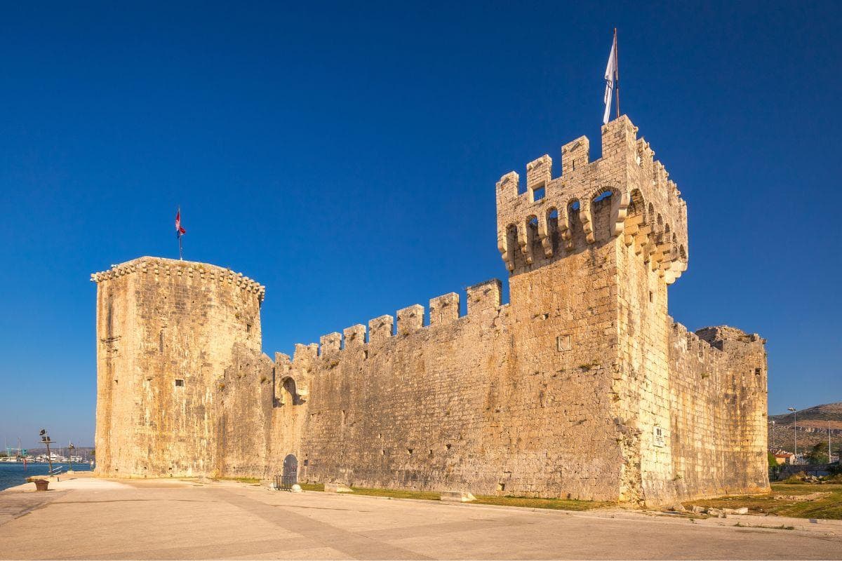 Kamerlengo Castle