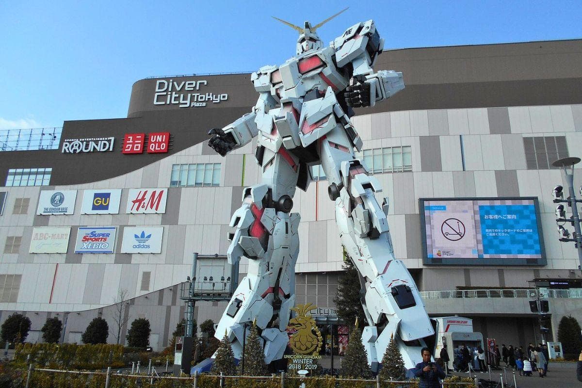 Unicorn Gundam Statue