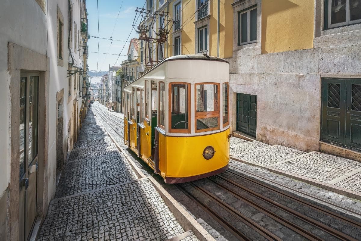 Bica Funicular (Ascensor da Bica)