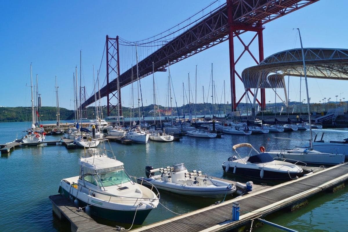 Santo Amaro Docks (Docas de Santo Amaro)