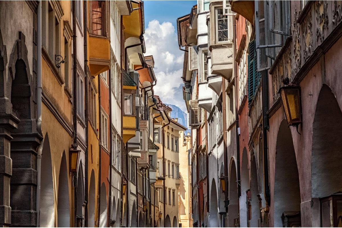 Via dei Portici