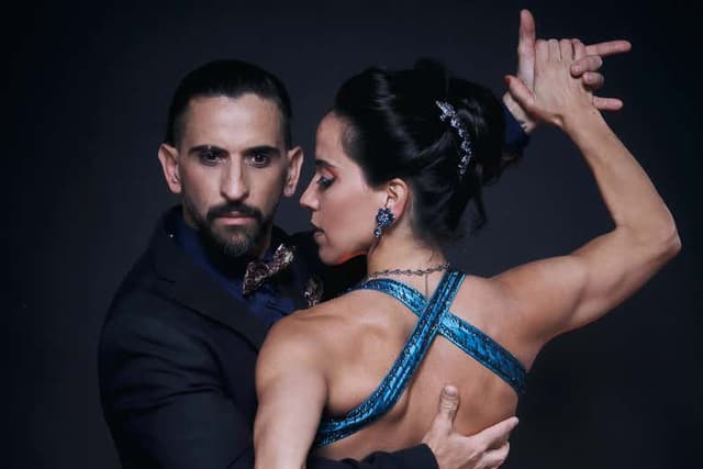 Madero Tango Show + A Tango Class