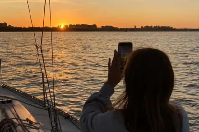 Río de la Plata Sailing Trip + Apéritif