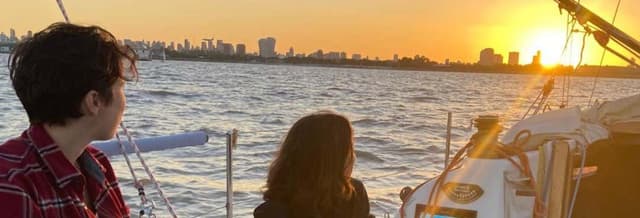 Río de la Plata Sailing Trip + Apéritif or Steak