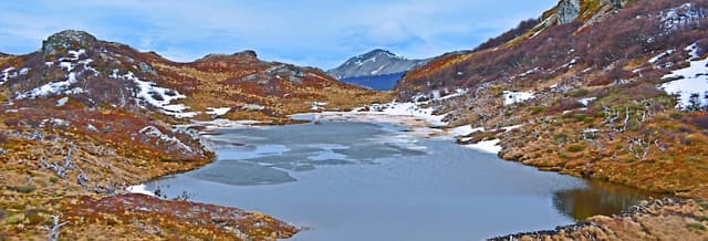 Garibaldi Pass to The Twin Lakes Hiking Tour