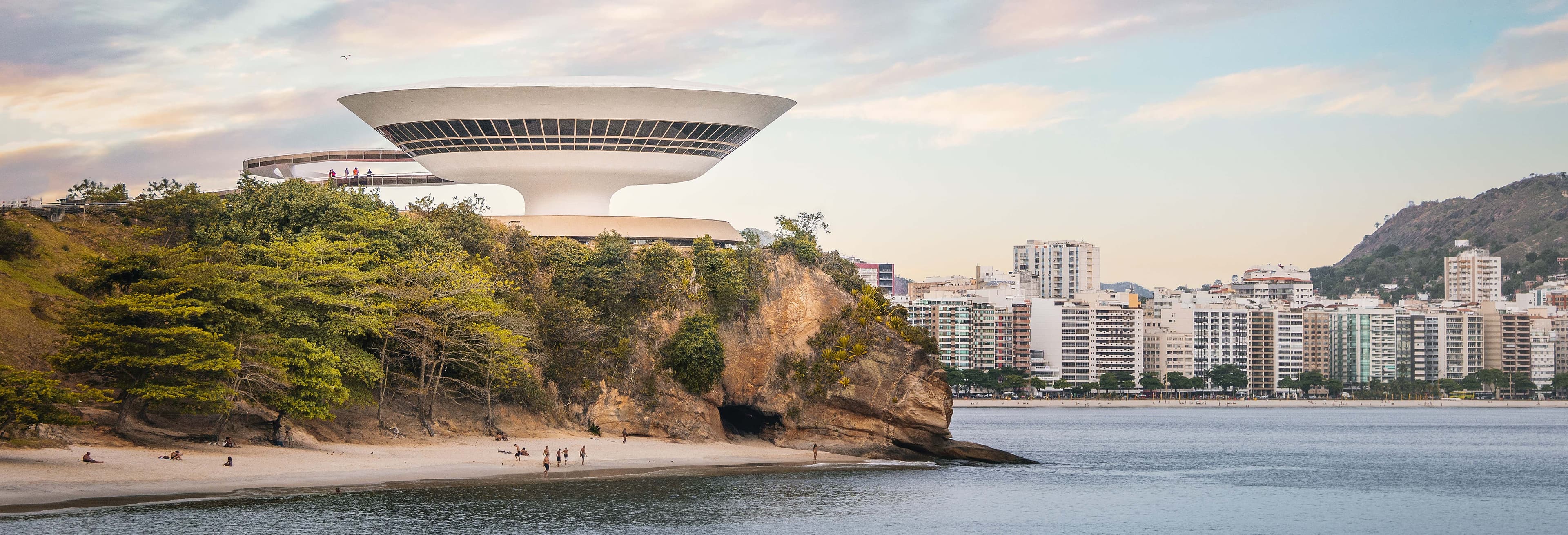 Niemeyer Route: Architectural Wonders in Rio