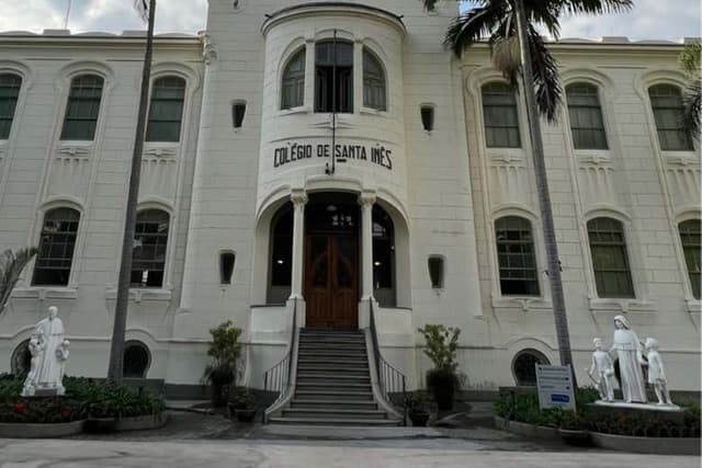 Guided Tour of Bom Retiro Neighborhood