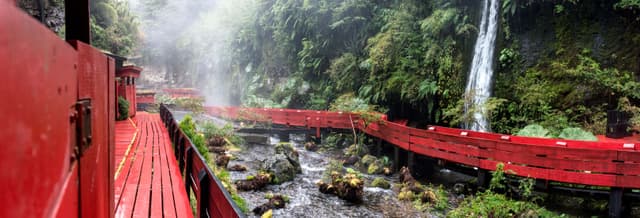 Geometric Hot Springs Excursion