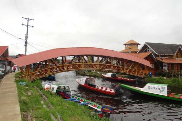 La Cocha Lagoon Day Trip
