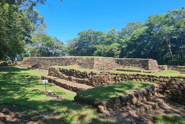 Suchitoto & Cihuatán Day Trip