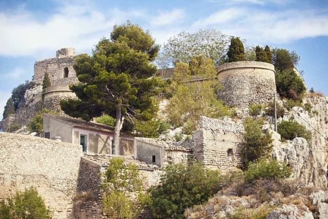 Guadalest, Altea & Fuentes del Algar Day Trip