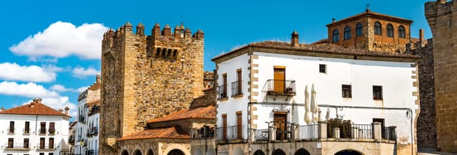 Cáceres: A City of 3 Cultures Free Walking Tour