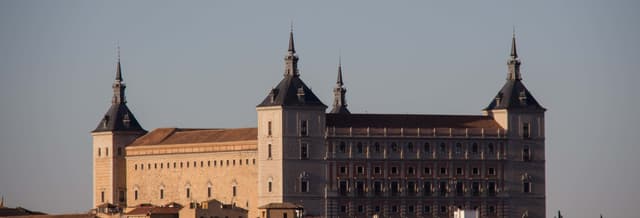 Alcázar de Toledo Guided Tour + Museum of the Army