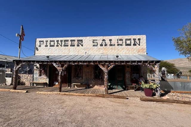 Seven Magic Mountains, Nelson & Pioneer Saloon Day Trip