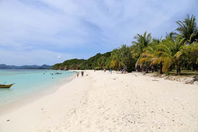 Bulog Dos, Malcapuya and Banana Islands Tour