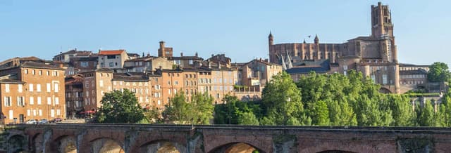 Albi and Cordes-sur-Ciel Day Trip + Audio Guide