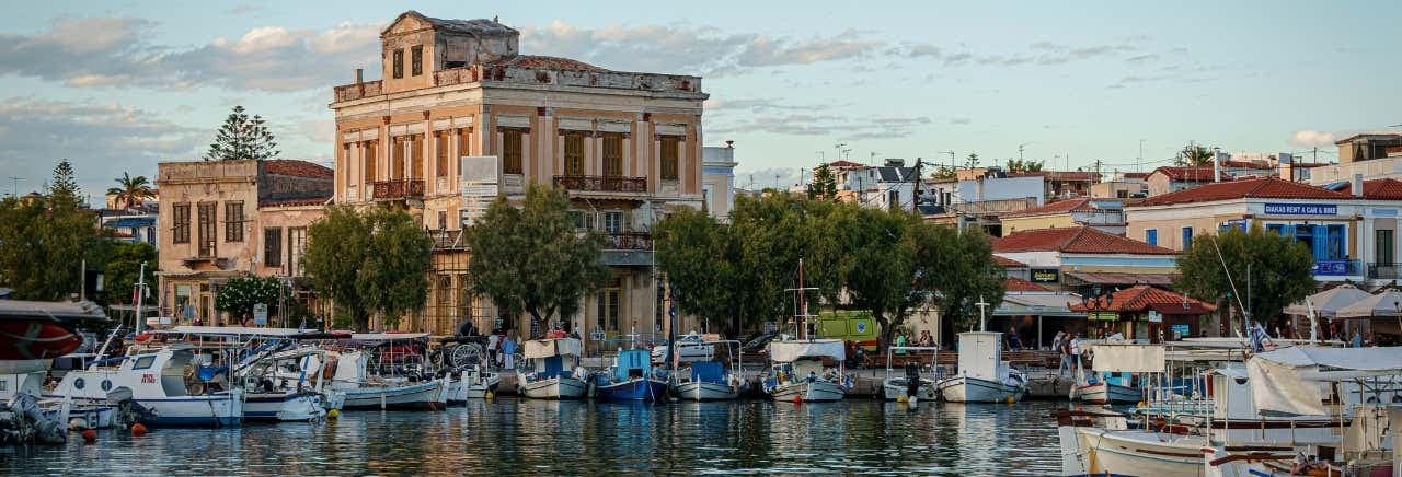 Best Ferry Routes from Athens to Santorini Islands