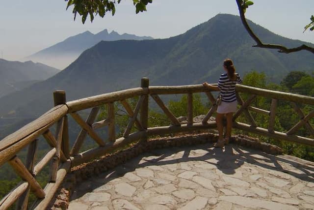 La Huasteca + Chipinque Park Tour