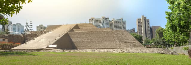 Lima Pyramids & El Olivar Park Free Tour