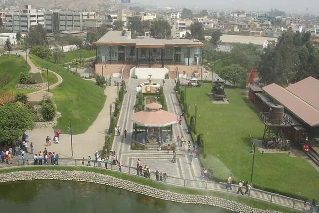 Santiago de Surco Tour