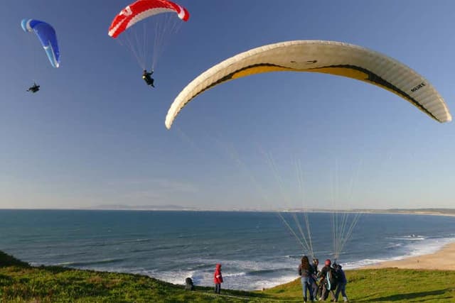Paragliding in São Martinho do Porto
