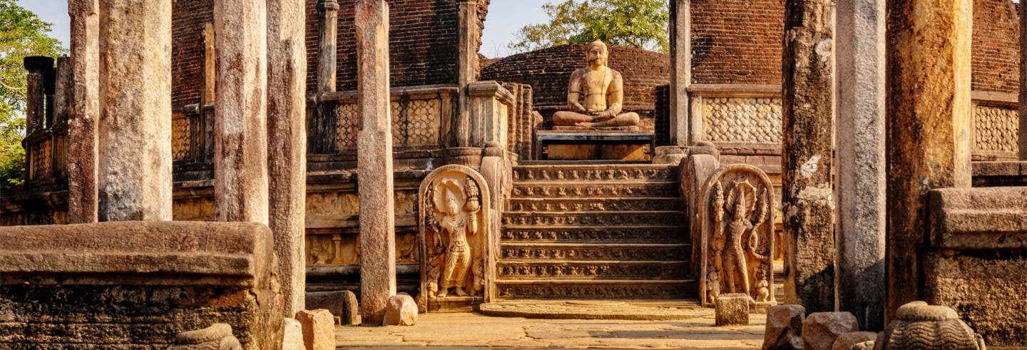 Polonnaruwa Sightseeing Day Tour