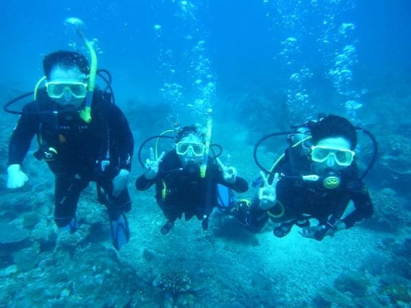 Introductory Scuba Diving Lesson in Boracay | Philippines