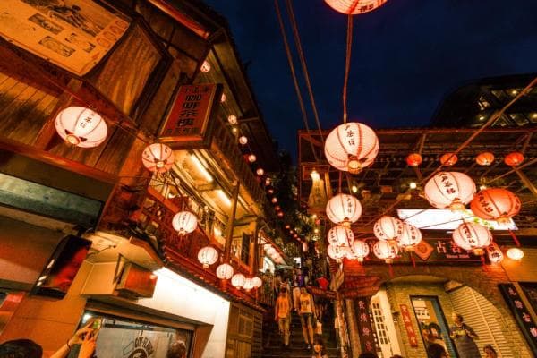 Jiufen, Yehliu & Shifen Day Tour from Taipei