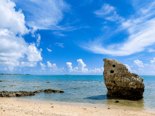 【Guaranteed Departure for Solo Traveler】Okinawa Southern Slow Bus Day Trip | Chinen Cape & Gyokusendo Cave & Seafood Market | iias/Outlet/Senaga Island (Optional) | Chinese-speaking Guide