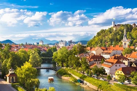 Ljubljana, Postojna Cave and Predjama Castle Day Tour from Zagreb