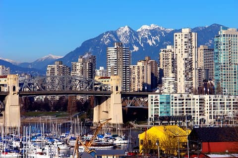 Vancouver City Tour plus Granville Island & Capilano Bridge